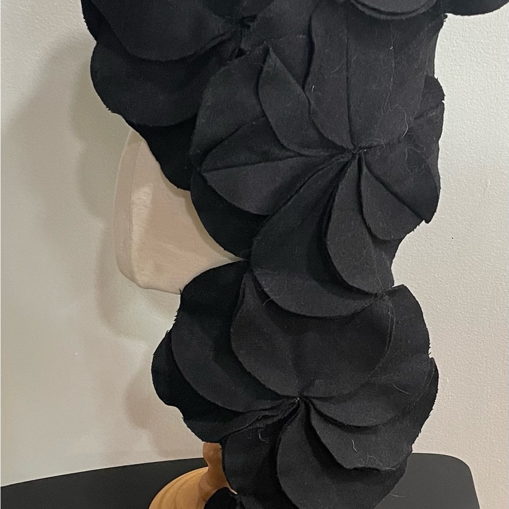 NWT black poinsettia wool scarf